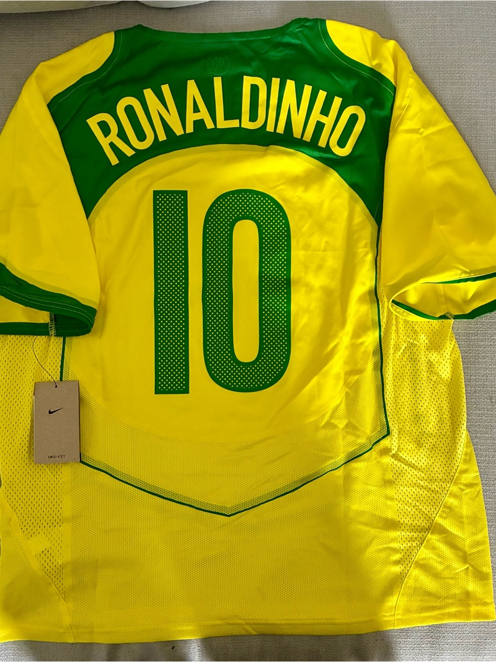 Nike Brazil 2004 Total 90 Ronaldinho #10 Home Jersey — Yellow / Green (Size XL)